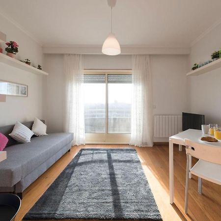 Lovelystay - 1Br Flat With Stunning Views Over Porto Vila Nova de Gaia Exterior photo