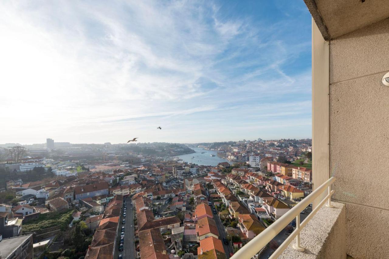 Lovelystay - 1Br Flat With Stunning Views Over Porto Vila Nova de Gaia Exterior photo