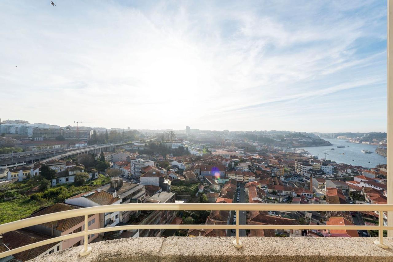 Lovelystay - 1Br Flat With Stunning Views Over Porto Vila Nova de Gaia Exterior photo