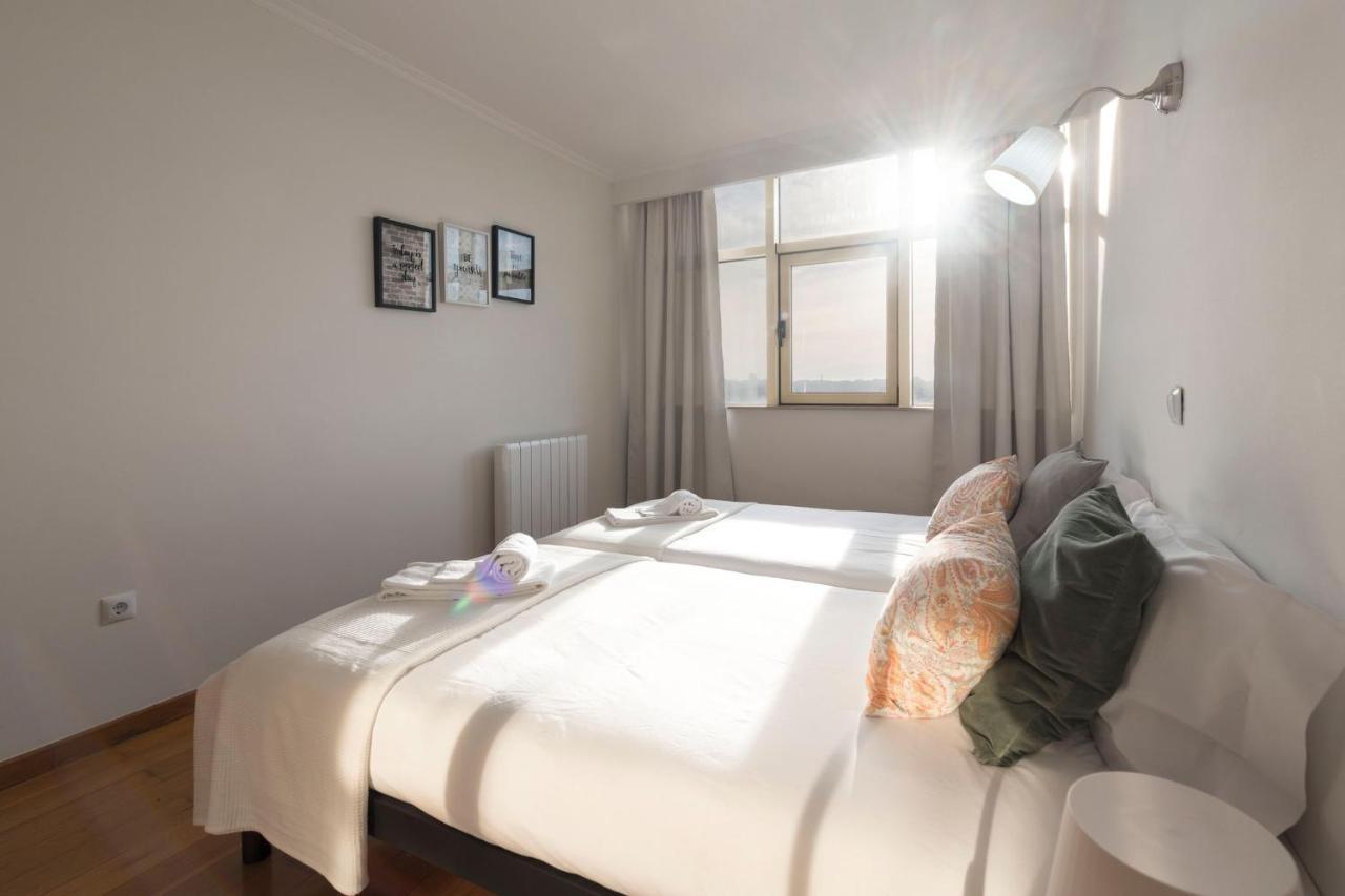 Lovelystay - 1Br Flat With Stunning Views Over Porto Vila Nova de Gaia Exterior photo